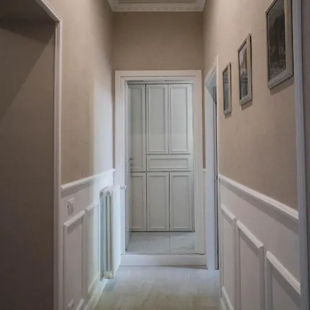 Belvedere Luxury Apartment, View On The Walls *