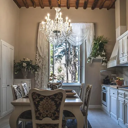 Belvedere Luxury Apartment, View On The Walls Apartment *